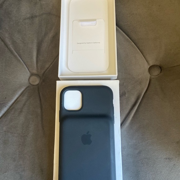 iPhone 11 smart battery case - Picture 3 of 4